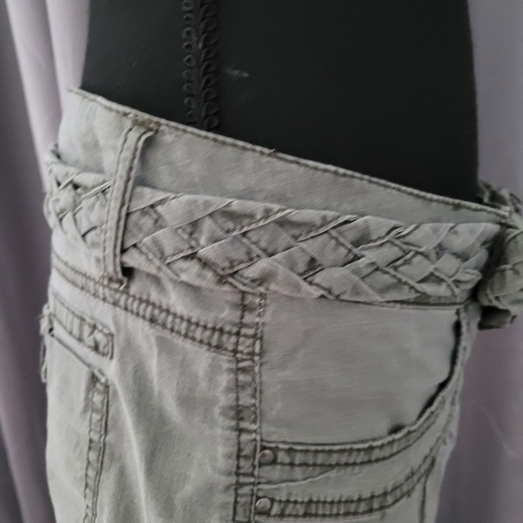 Shorts - Picture 5 of 6